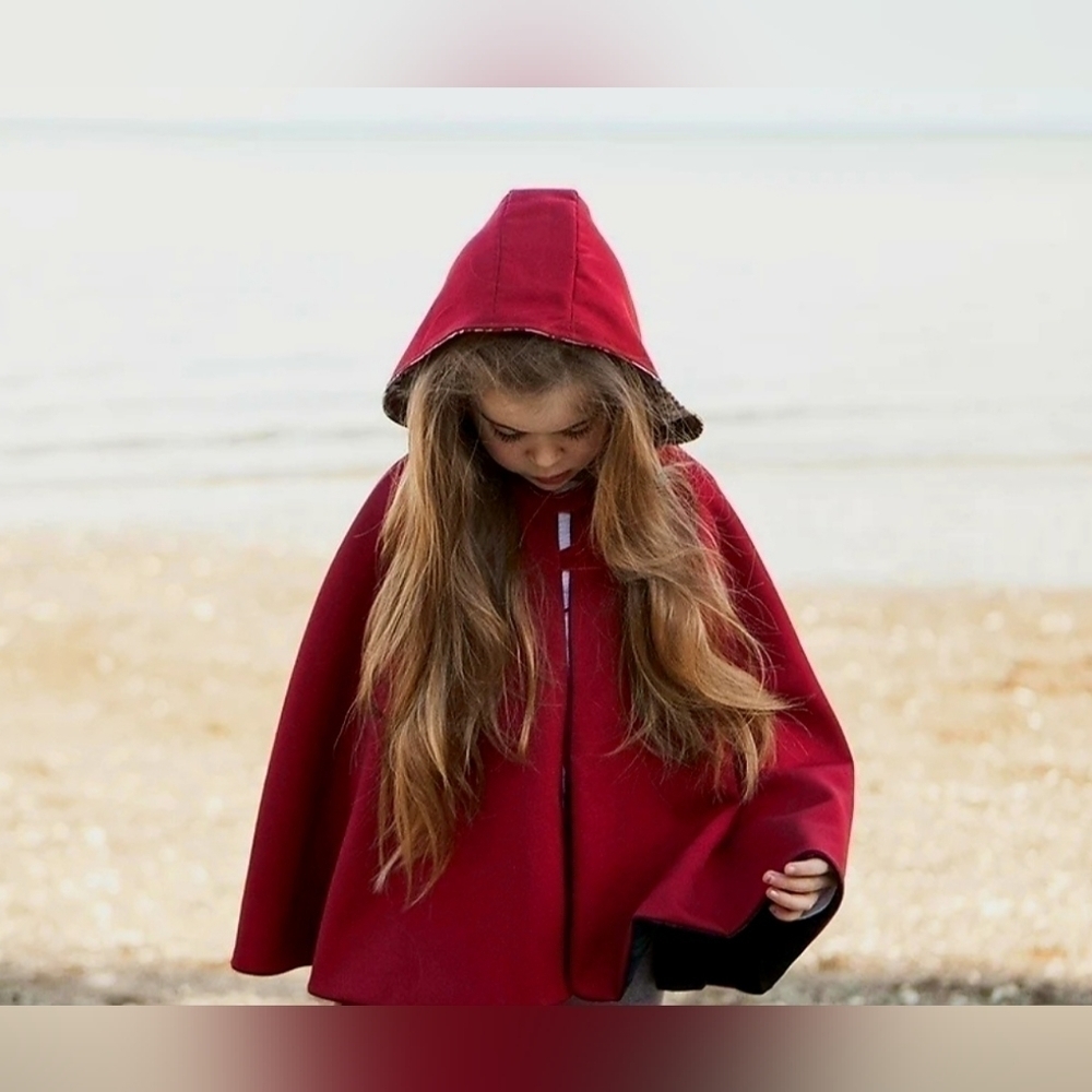 Capes/Coat - Picture 3 of 10